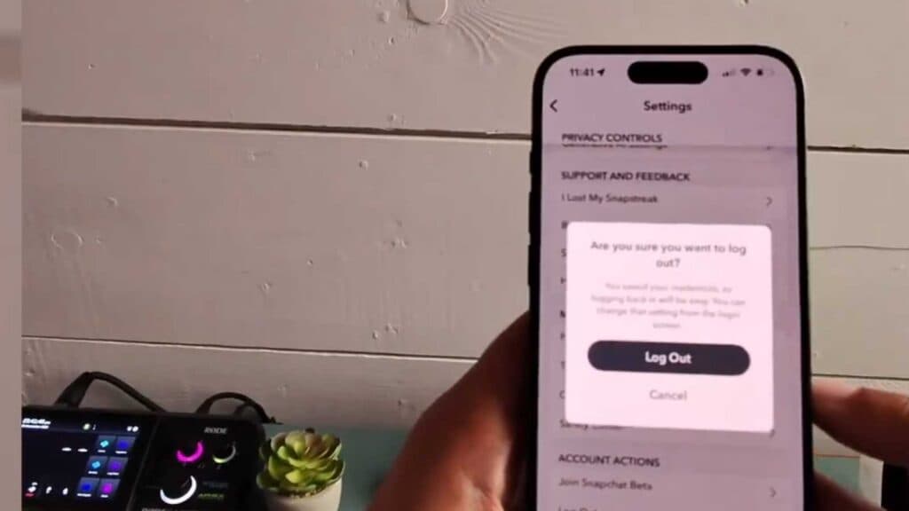 How to Log Out of Snapchat on iPhone